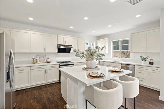 410 Coyote Pass, Lake Forest, CA 92610