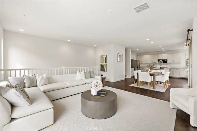 410 Coyote Pass, Lake Forest, CA 92610