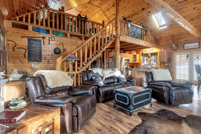 713 Al Henn Rd, Cadiz, KY 42211