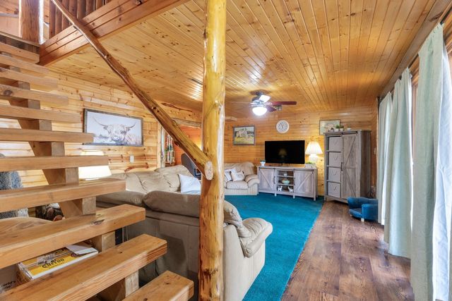 713 Al Henn Rd, Cadiz, KY 42211