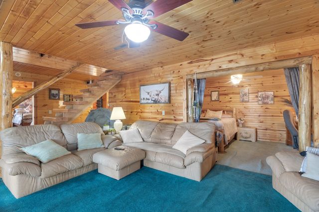 713 Al Henn Rd, Cadiz, KY 42211