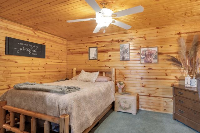 713 Al Henn Rd, Cadiz, KY 42211