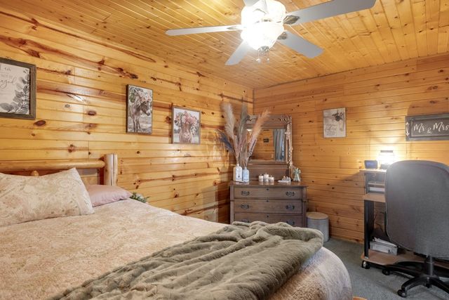 713 Al Henn Rd, Cadiz, KY 42211