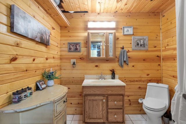 713 Al Henn Rd, Cadiz, KY 42211