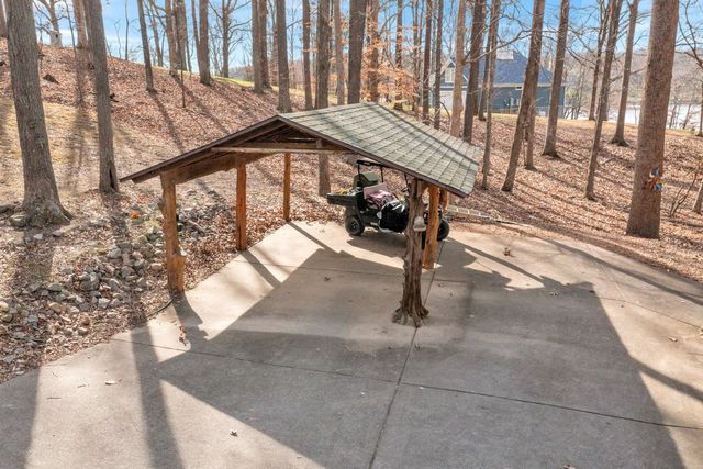 713 Al Henn Rd, Cadiz, KY 42211