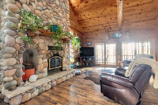 713 Al Henn Rd, Cadiz, KY 42211