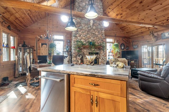 713 Al Henn Rd, Cadiz, KY 42211