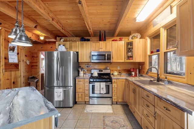 713 Al Henn Rd, Cadiz, KY 42211