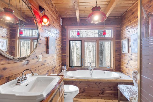 713 Al Henn Rd, Cadiz, KY 42211