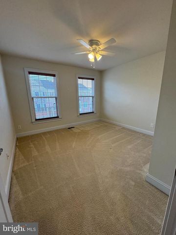 43535 HERITAGE GAP TER, Chantilly, VA 20152