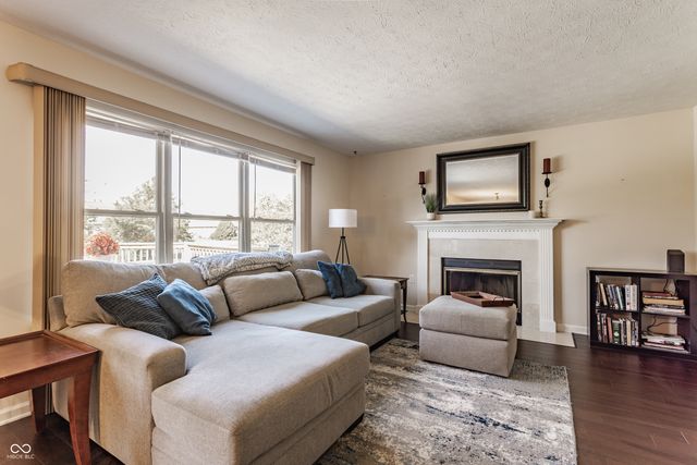 1326 N Manchester Drive, Greenfield, IN 46140