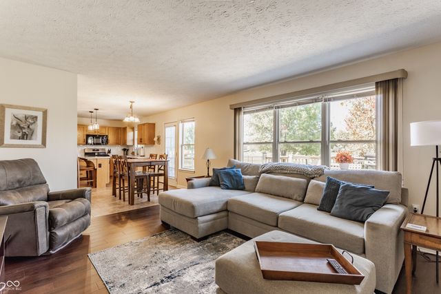 1326 N Manchester Drive, Greenfield, IN 46140