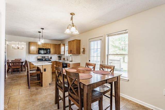 1326 N Manchester Drive, Greenfield, IN 46140