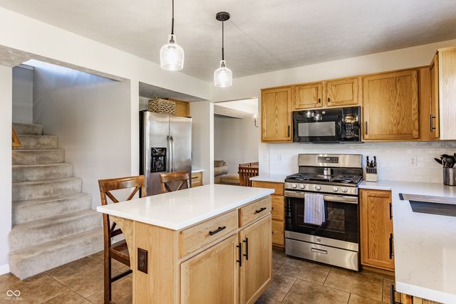 1326 N Manchester Drive, Greenfield, IN 46140