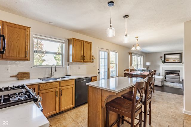 1326 N Manchester Drive, Greenfield, IN 46140