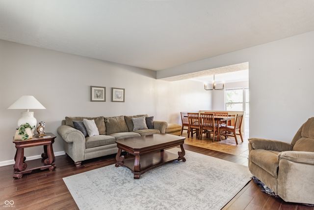 1326 N Manchester Drive, Greenfield, IN 46140