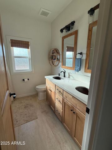 37221 N 12TH Street, Phoenix, AZ 85086