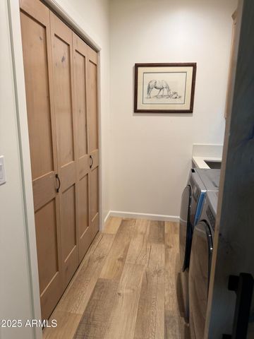 37221 N 12TH Street, Phoenix, AZ 85086