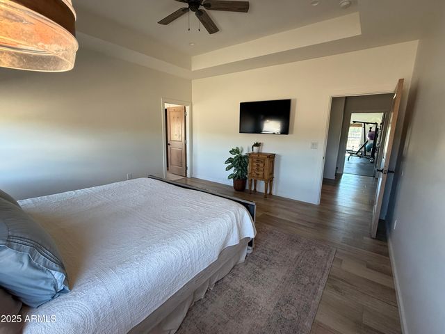 37221 N 12TH Street, Phoenix, AZ 85086