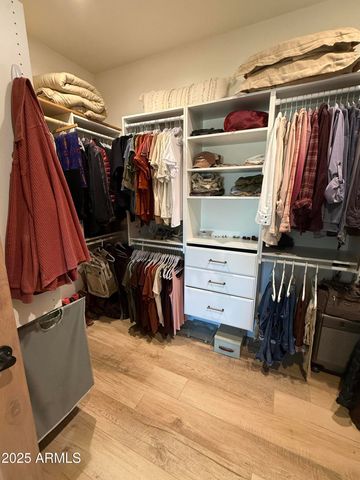 37221 N 12TH Street, Phoenix, AZ 85086