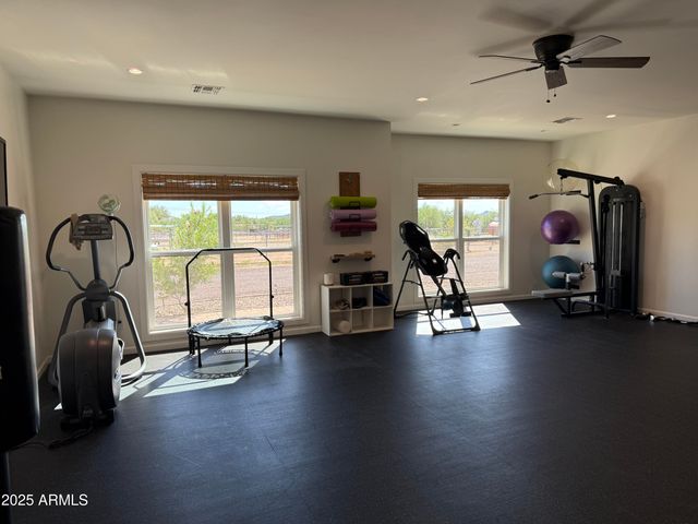 37221 N 12TH Street, Phoenix, AZ 85086