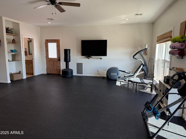 37221 N 12TH Street, Phoenix, AZ 85086