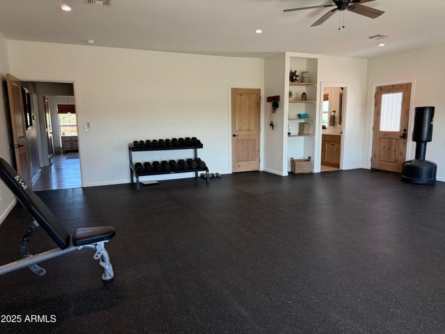 37221 N 12TH Street, Phoenix, AZ 85086