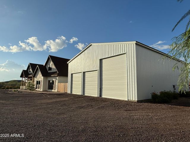 37221 N 12TH Street, Phoenix, AZ 85086