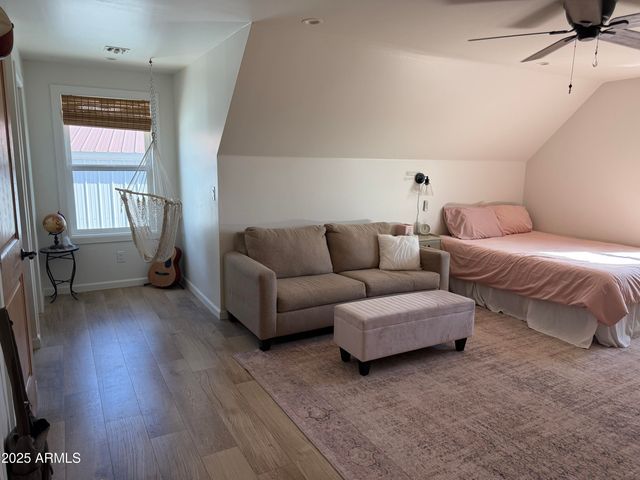 37221 N 12TH Street, Phoenix, AZ 85086