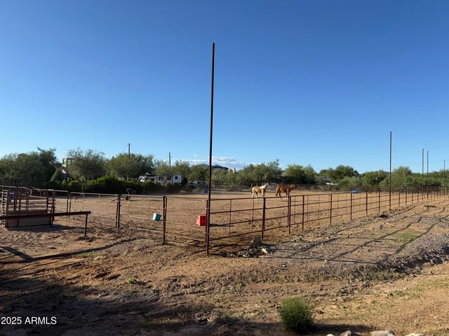 37221 N 12TH Street, Phoenix, AZ 85086