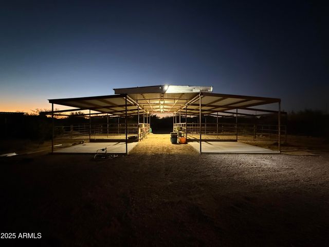 37221 N 12TH Street, Phoenix, AZ 85086