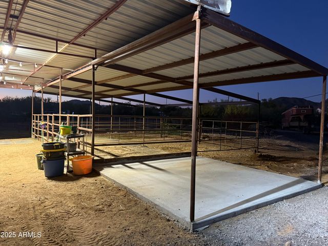 37221 N 12TH Street, Phoenix, AZ 85086