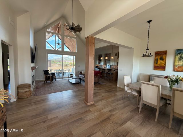 37221 N 12TH Street, Phoenix, AZ 85086