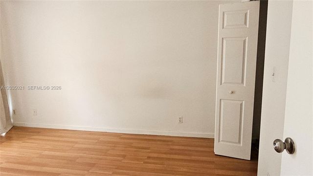 16909 N Bay Road 217, Sunny Isles Beach, FL 33160