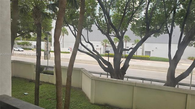 16909 N Bay Road 217, Sunny Isles Beach, FL 33160