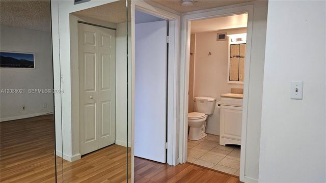 16909 N Bay Road 217, Sunny Isles Beach, FL 33160