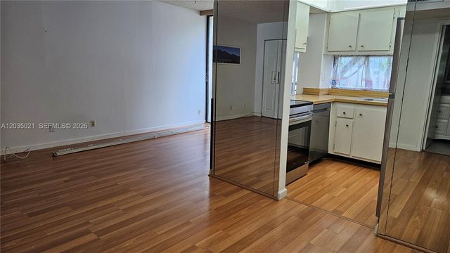 16909 N Bay Road 217, Sunny Isles Beach, FL 33160