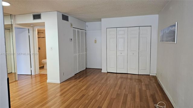 16909 N Bay Road 217, Sunny Isles Beach, FL 33160