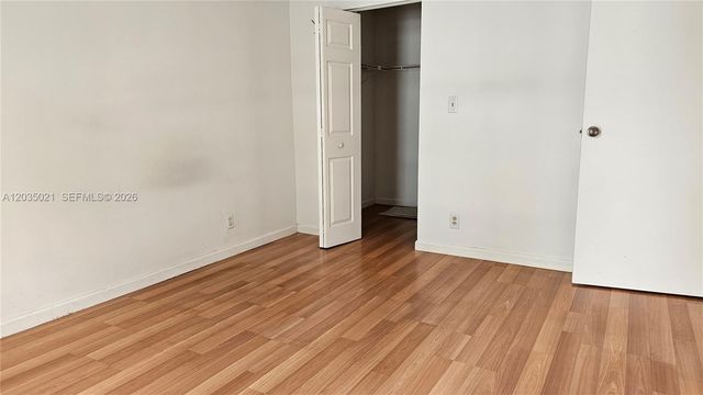 16909 N Bay Road 217, Sunny Isles Beach, FL 33160