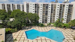 16909 N Bay Road 217, Sunny Isles Beach, FL 33160