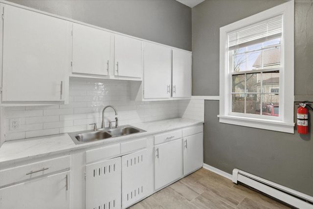 809-807 W Cedar Street, Kalamazoo, MI 49007