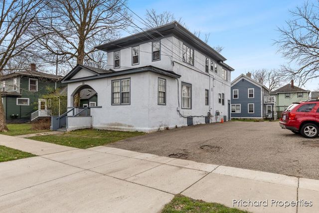 809-807 W Cedar Street, Kalamazoo, MI 49007
