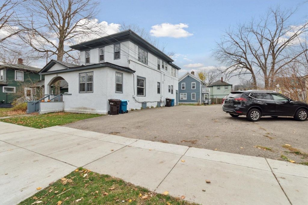 809-807 W Cedar Street, Kalamazoo, MI 49007