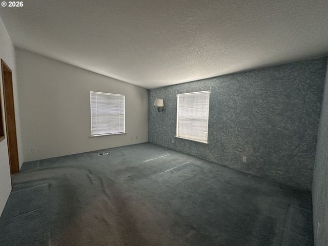 404 SECOND St, Fossil, OR 97830