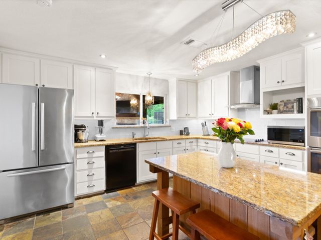 3402 Marsh Lane, Grapevine, TX 76051