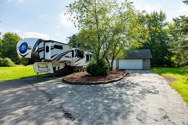 3738 Cullen Road, Hartland Twp, MI 48855