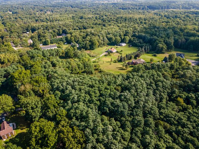 3738 Cullen Road, Hartland Twp, MI 48855