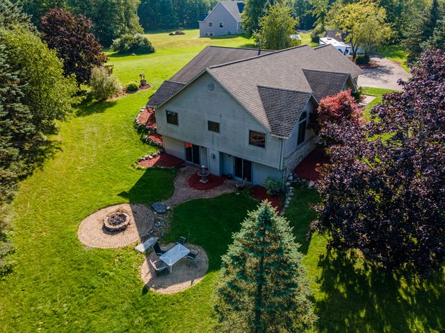3738 Cullen Road, Hartland Twp, MI 48855