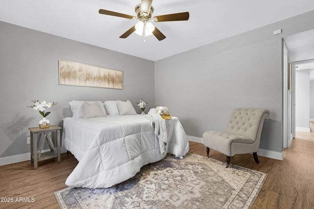5803 W Gelding Drive, Glendale, AZ 85306