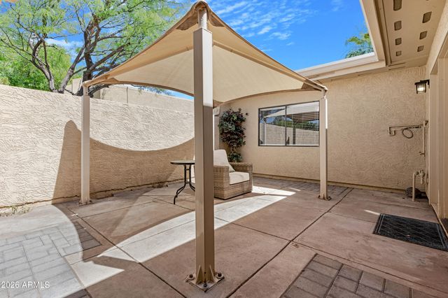 5803 W Gelding Drive, Glendale, AZ 85306